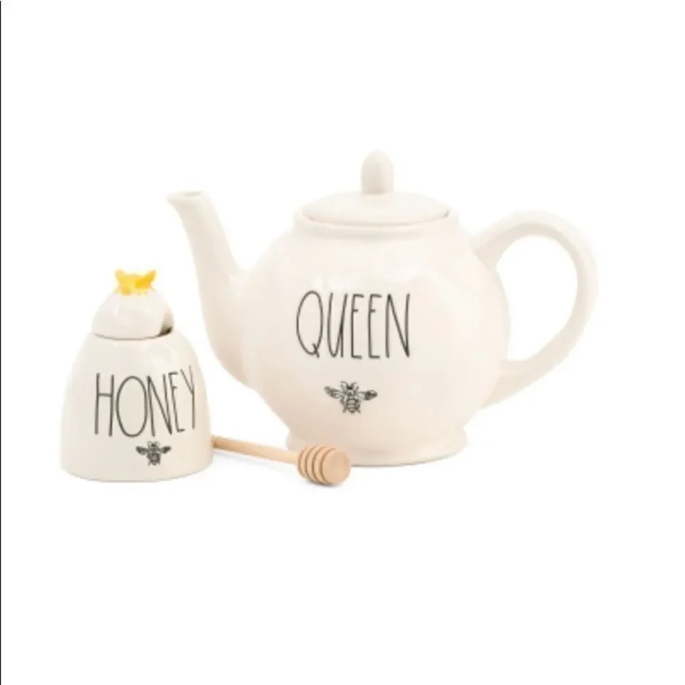 Rae Dunn Queen tea pot‎ and honey pot set